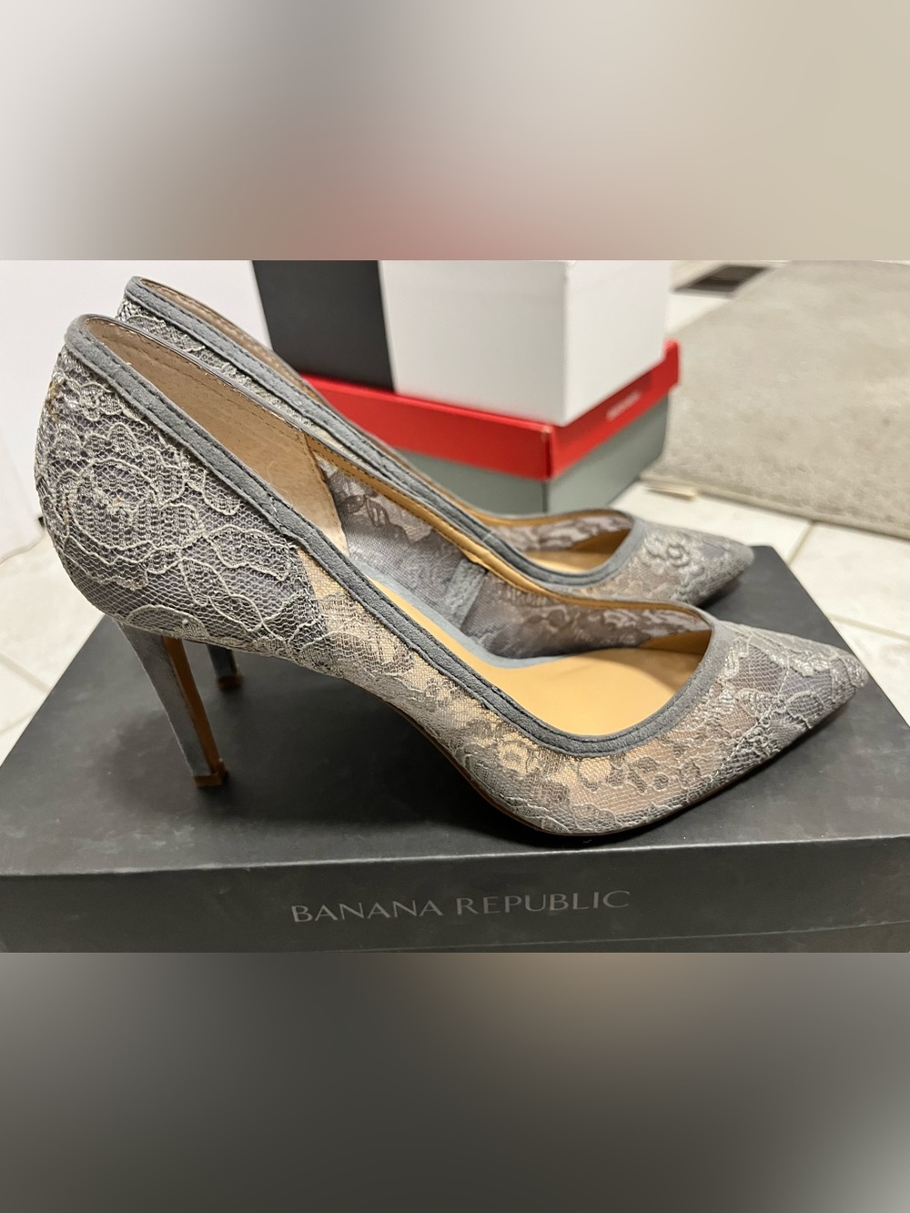 Banana Republic Gray Lace Pointed-Toe Heels